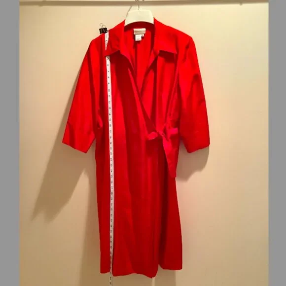 Coldwater Creek - Classic Red Wrap Dress, with side tie, 100%  silk, Size 14 - Picture 3 of 16
